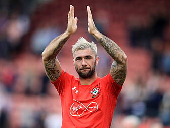Charlie Austin signs for Champ...